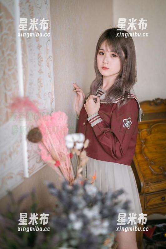 青春的印记：Akisoso秋楚楚全集作品，聆听贝尔法斯特女仆背后的动人故事.txt