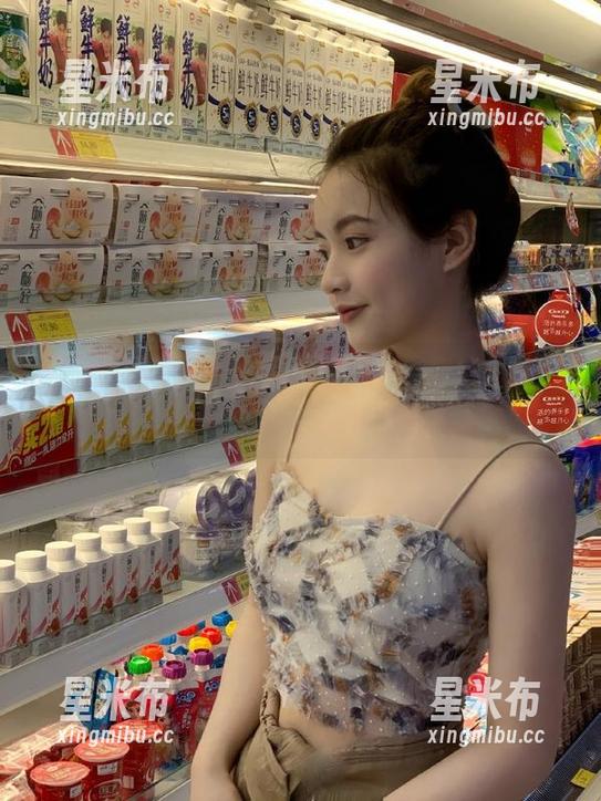 Feilin嗲囡囡 - 舒适海滩，陈怡曼泳装美图记录每一个完美瞬间照片.txt