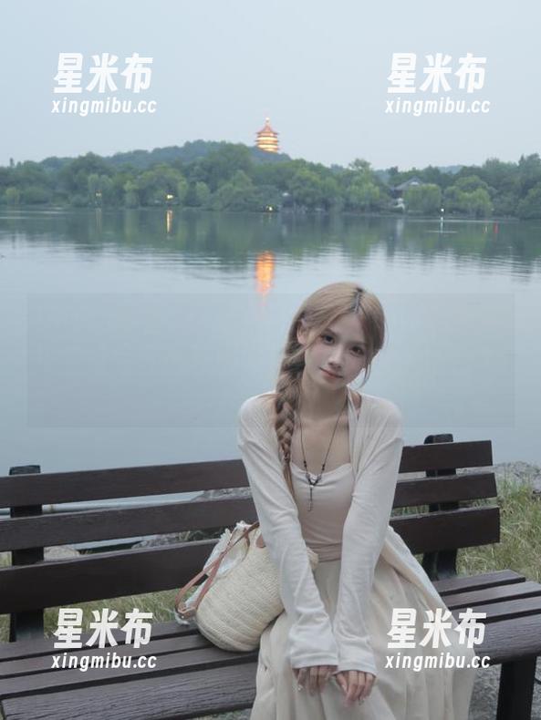 IMiss爱蜜社 - 美图分享：Flower朱可儿空姐写真展现魅力与优雅的完美结合.txt