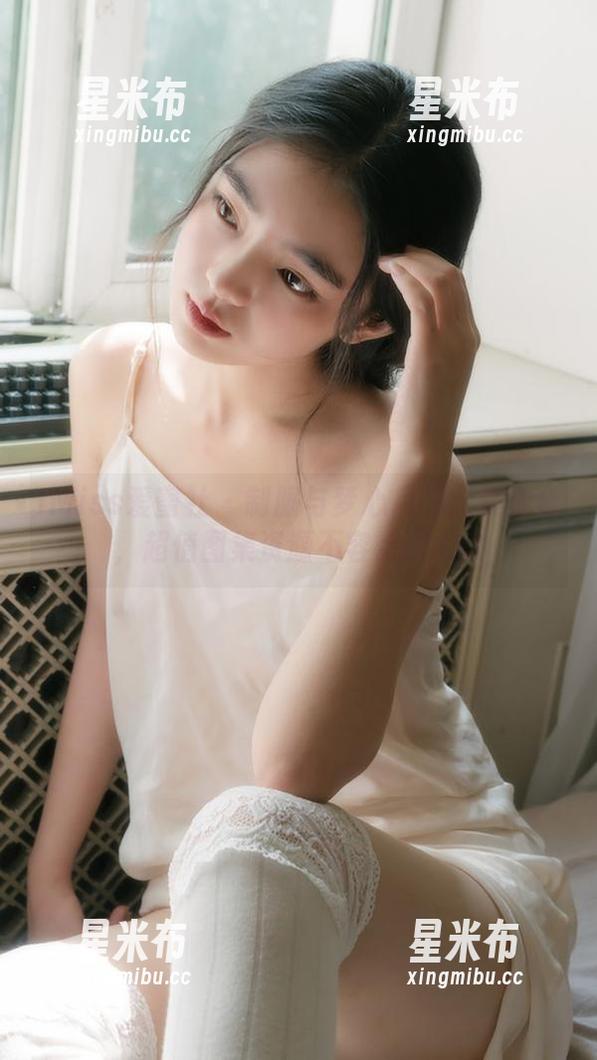 IMiss爱蜜社 - 制服与梦心月的完美结合，超值图集资源不容错过.txt