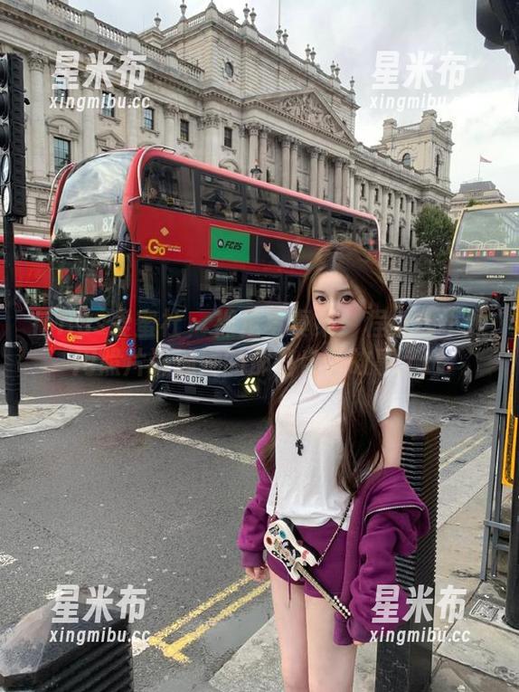 IMiss爱蜜社 - 裸足写真集：程小烦不烦用照片讲述她的那些自嘲故事.txt