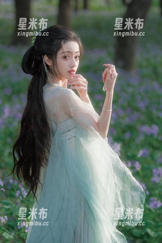 MiiTao蜜桃社-米琪MIKI MiiTao蜜桃社 - 米琪MIKI水手服主题,精选原图演绎独特的青春气息.txt