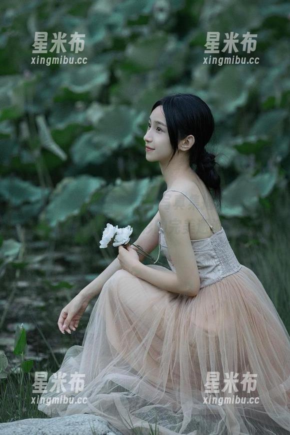 MyGirl美媛馆-王馨瑶yanni MyGirl美媛馆 - 最新写真集揭秘:王馨瑶yanni与白衬衫的完美邂逅.txt