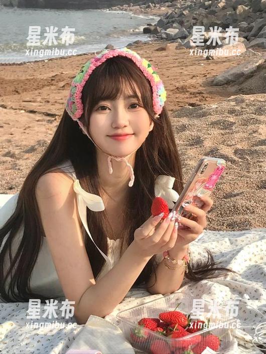 从镜头中见证PoppaChan：网袜写真照片，带给你视觉的盛宴！.txt