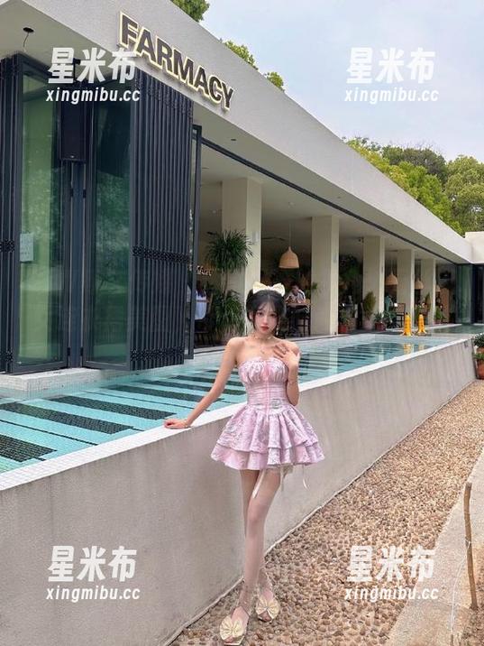 SIW斯文传媒-龙哥 SIW斯文传媒 - 透过龙哥的视角:蕾丝淑女连衣裙美图,带你领略时尚与柔美的结合.txt