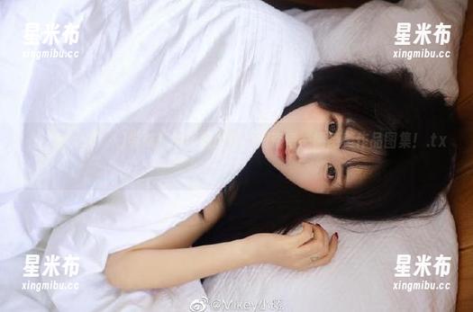 在“Sira(시라)学妹”的梦幻世界，探索每一幅绝美作品图集！.txt