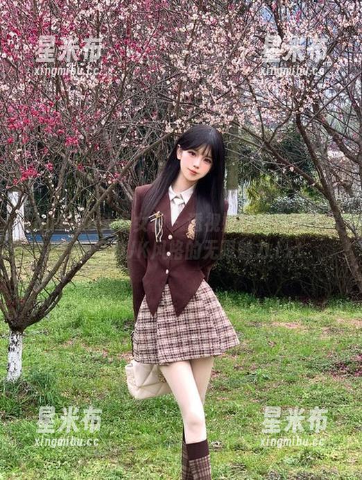 TouTiao头条女神-娜露 TouTiao头条女神 - 透视娜露的私房作品,感受她JK风格的无限魅力.txt