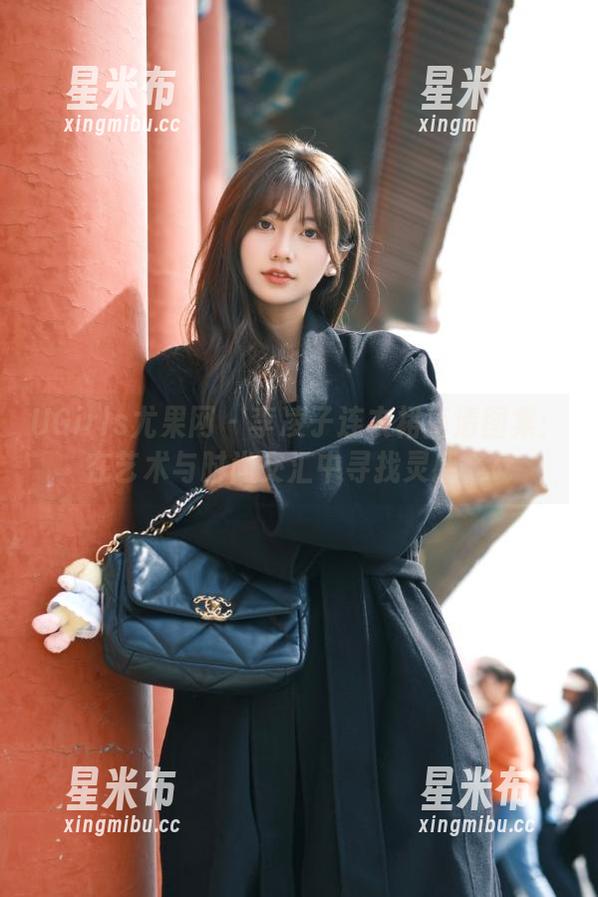 UGirls尤果网 - 李凌子连衣裙高清图集：在艺术与时尚交汇中寻找灵感.txt
