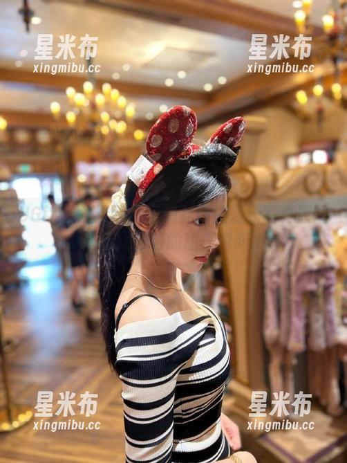 UGirls尤果网 - 王瑞儿网袜最新写真原图，捕捉她独特的甜美瞬间.txt
