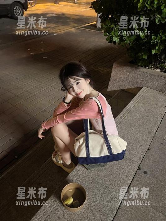UGirls尤果网 - 穿越时空的美丽：陈七七礼服高清写真合集分享.txt