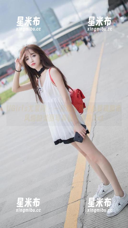UGirls尤果网 - 一起观看霓梓心展现旗袍风情的美丽写真图片集锦.txt