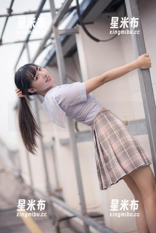 在线探索Uhye(이유혜)学妹的写真艺术，图集中的每一帧都是心动瞬间！.txt