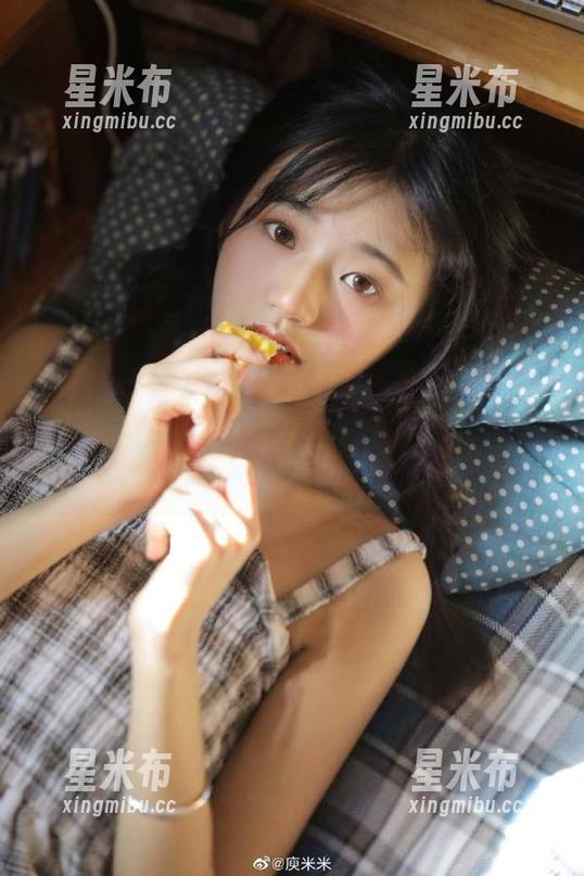 Xiuren秀人网 - 发现伊丽莎有点白的吊带魅力，免费写真合集发布，绝对不容错过的视觉盛宴！.txt