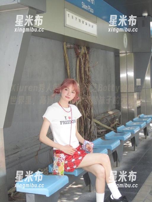 Xiuren秀人网-徐莉芝Botty Xiuren秀人网 - 在徐莉芝Botty的棉袜世界里,高清图集带你领略袜子的无限魅力!.txt