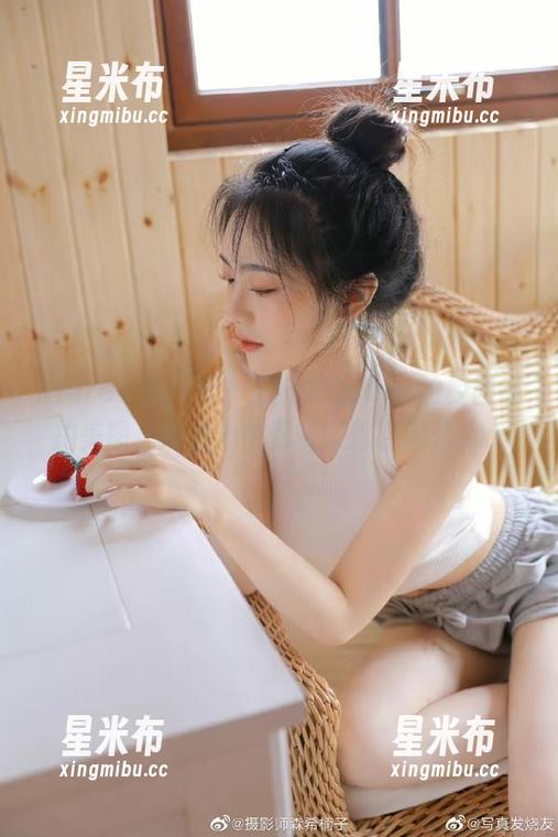 Xiuren秀人网 - 王婉悠Queen的校园私拍美图，绘出心中最美的青春回忆.txt