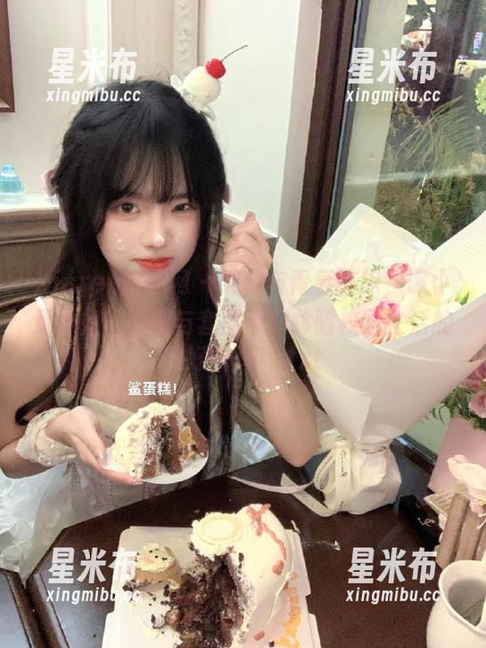 Xiuren秀人网 - 笑容与青春交织，谭小灵学姐的原图与套图带你体验校园生活的美好瞬间！.txt