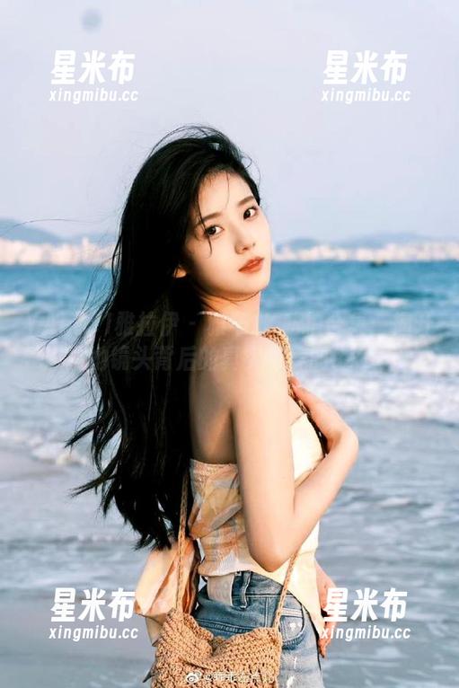 YALAYI雅拉伊-雅辛 YALAYI雅拉伊 - 雅辛JK私拍合集:揭开她镜头背后的真实与美丽.txt