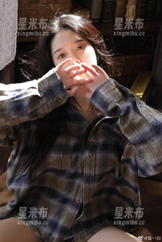 YouMi尤蜜荟 - 小海臀Rean的裸足美学：探索网盘里的超甜写真合集！.txt