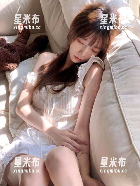 Yuka(유카)校园图集更新：让你的眼睛跟随她的步伐，一起上天入地！.txt