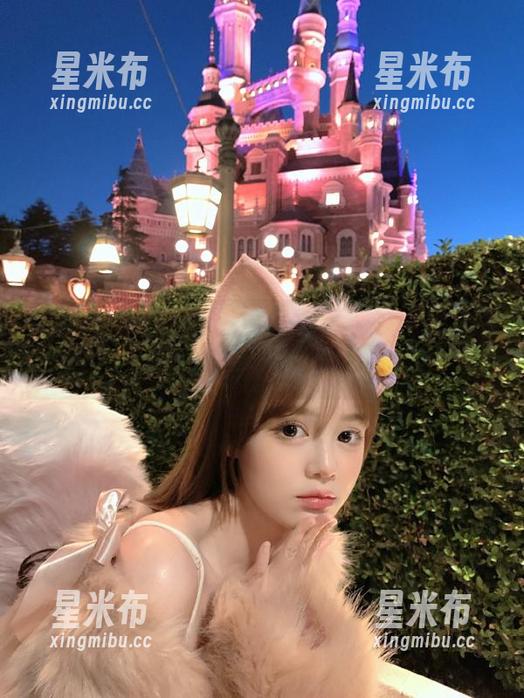 ZinieQ 长腿写真作品大揭秘,ZinieQ的网盘共享无底线!.txt