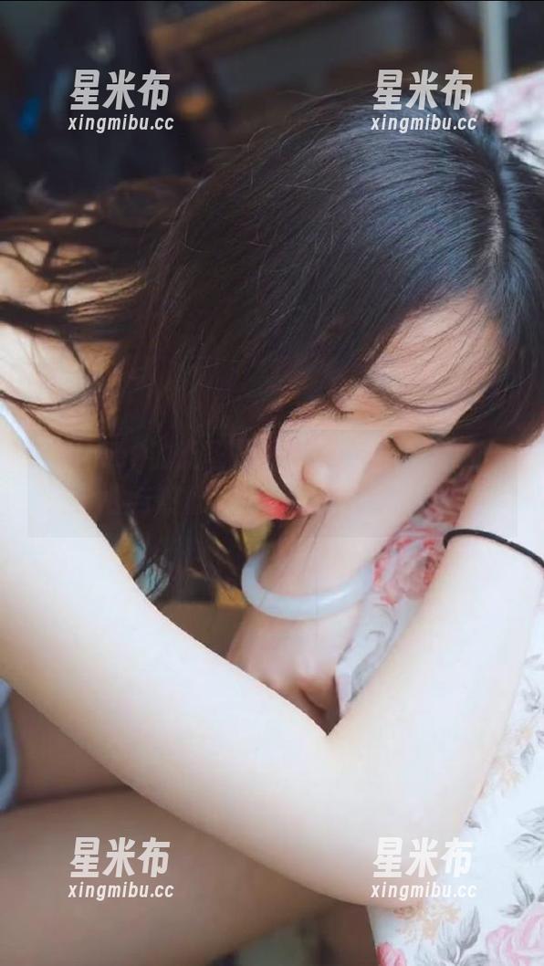 用ZinieQ的无圣光摄影展现梦见琉亚的个性与热情，开启视觉盛宴.txt