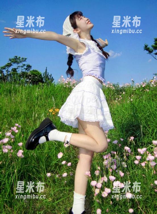 福利图集：ZinieQViper带你领略不同风格的写真之美.txt