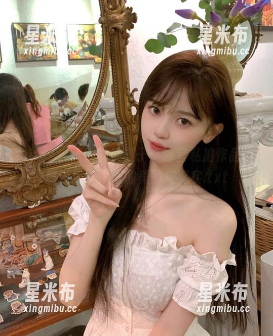 pans - 迷人的美惠子：浴室私拍作品，感受每一瞬间的美丽与真实.txt