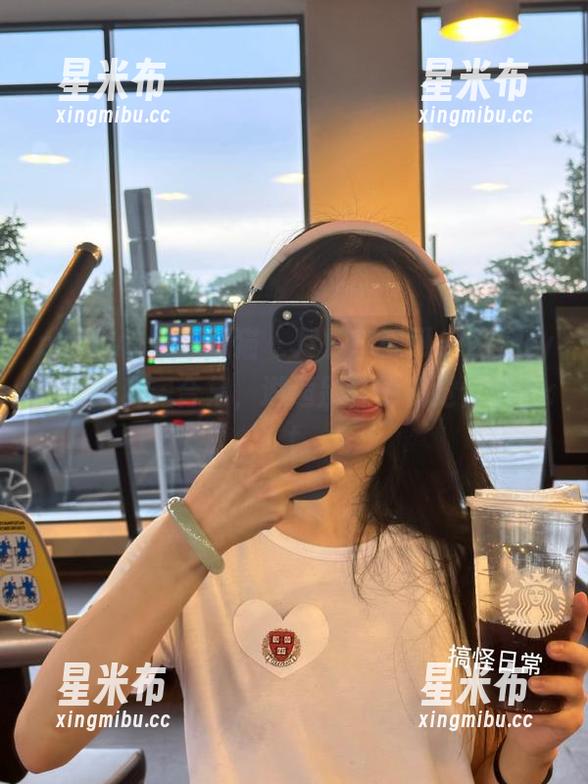partycat轰趴猫-可乐Vicky partycat轰趴猫 - 尽情享受可乐Vicky的双人私房合集,邂逅别样的视觉体验.txt