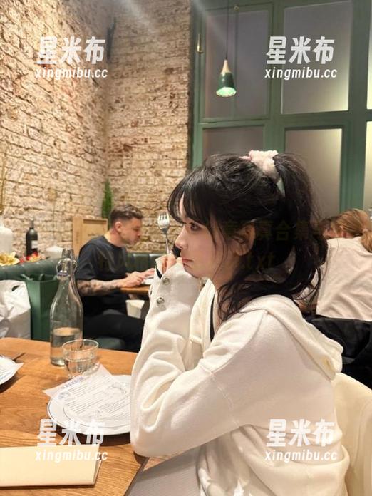 yui金鱼的推进之王：创意写真合集与独特风格的套图展示.txt