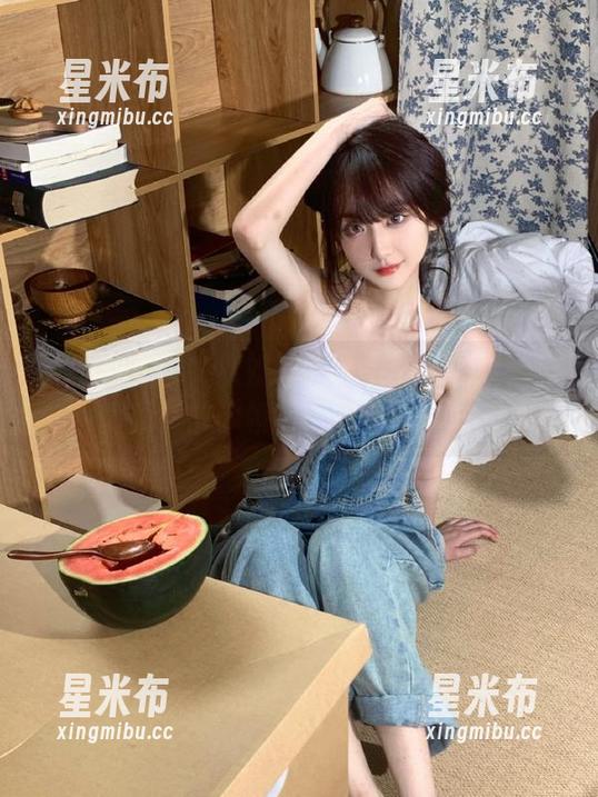 丽柜 - 探索文欣姐姐的时尚世界，最新写真原图带你领略魅力无限！.txt