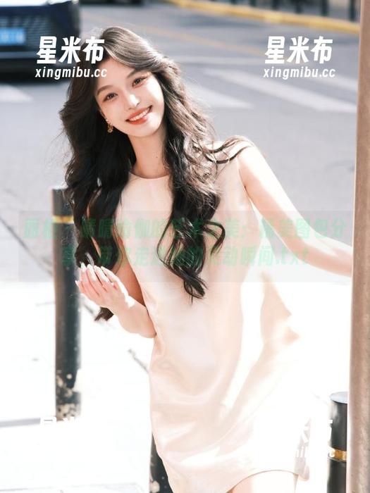 丽柜 - 晴晴瑜伽的艺术之美：精美图包分享，带你走进她的灵动瞬间.txt