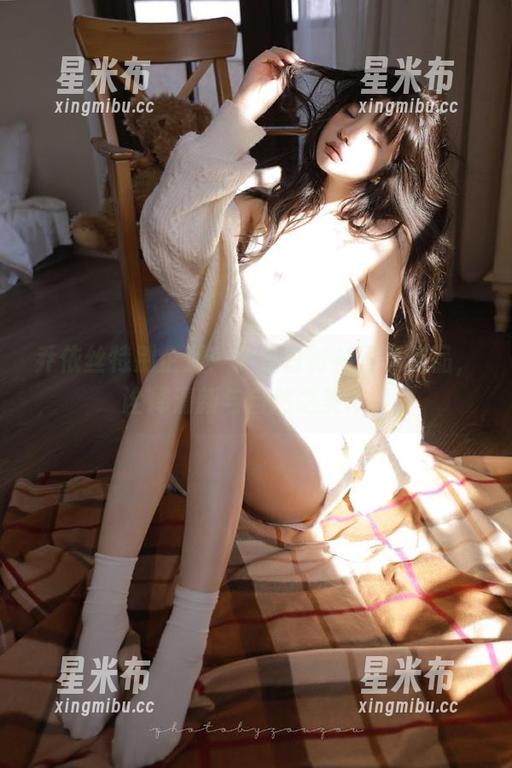 乔依丝joys 乔依丝特别企划:十张白衬衫写真作品,诠释清新与自然之美.txt