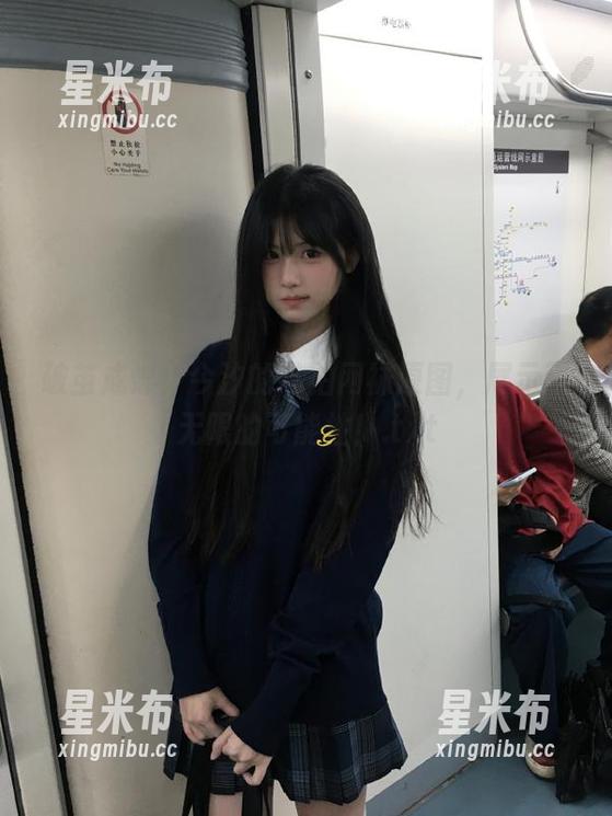 破茧成蝶！今汐的私拍网袜原图，展示了无限的可能性！.txt