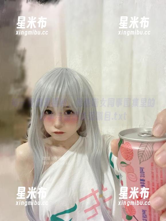 每一张都是福利，倦倦喵女同事图集里的故事与情感备受瞩目.txt