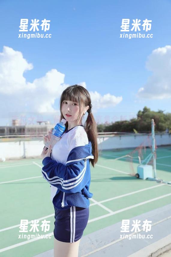 克拉女神 - 僮僮黑白写真集全新更新，带你体验别样的艺术和人生风景！.txt
