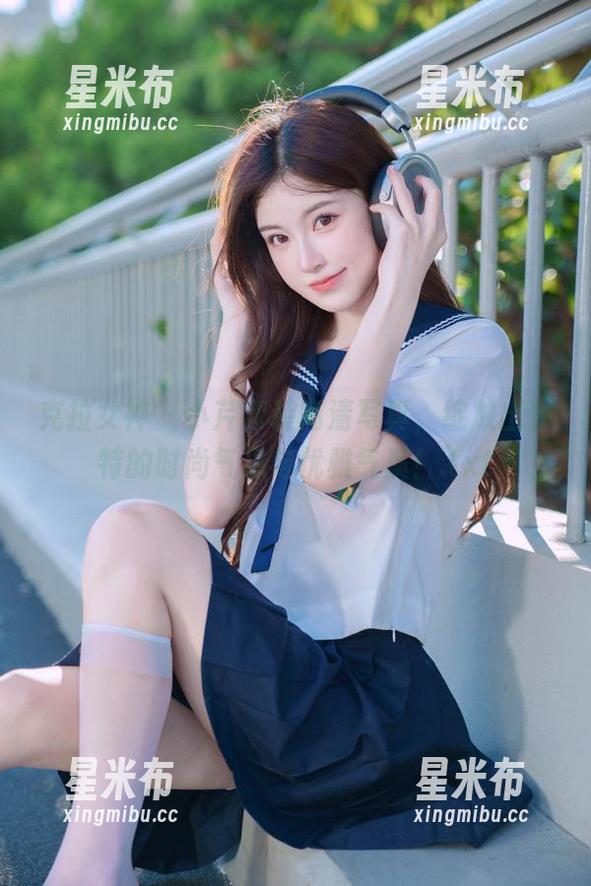 克拉女神 - 小芹套装高清写真，绽放出独特的时尚气息与优雅气质！.txt