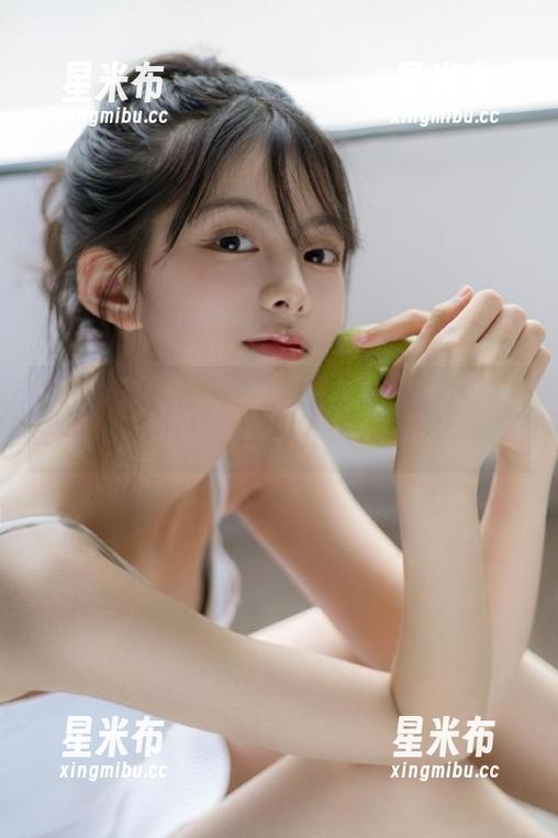 克拉女神-舒彤 克拉女神 - 舒彤私拍女神图包,展现独特风格与优雅姿态.txt