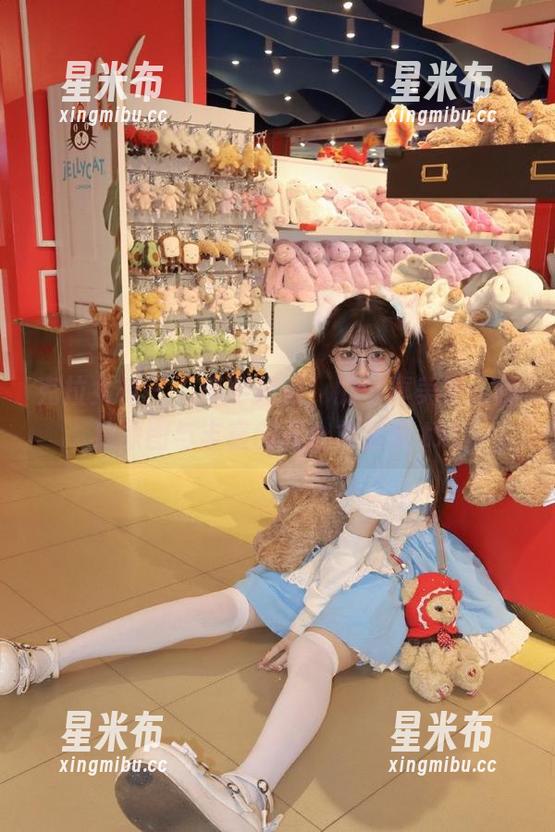 克拉女神 - “芊芊姐姐”的写真美学：精致原图与丰富创意合集全集.txt