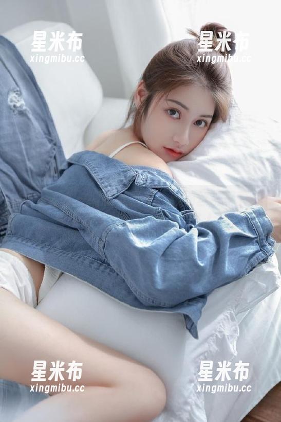 克拉女神 - 细腻与柔美：雅楠丝袜写真照片传递出女性的独特韵味.txt