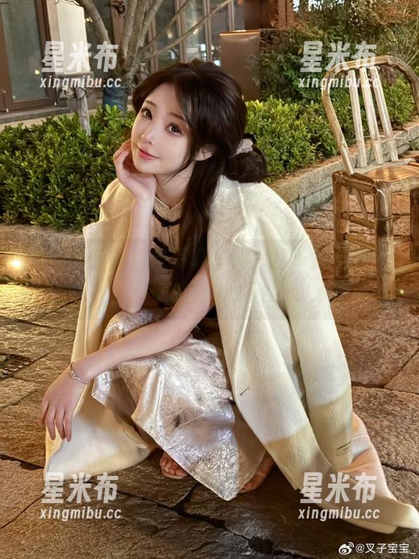 叉子宝宝 叉子宝宝的温泉写真套图,打卡最无敌的慵懒时光.txt