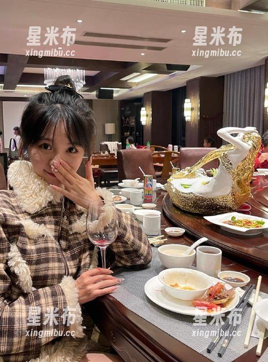 嗲囡囡 - 分享李梓熙的日常魅力：精彩写真原图带你感受她的生活风采！.txt