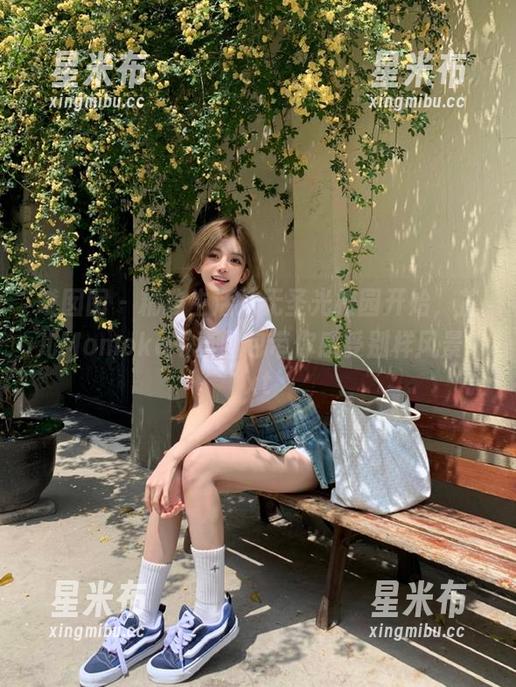 嗲囡囡-芷儿Momoko 嗲囡囡 - 精致生活从无圣光校园开始,芷儿Momoko写真图包带你感受别样风景.txt