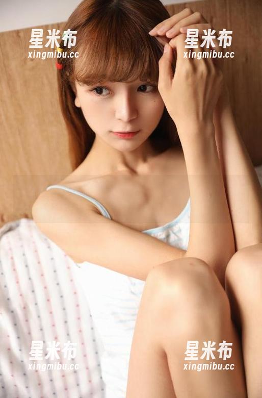 嗲囡囡 - 清新脱俗！贾诗晗泳池私拍合集记录下的夏日印记.txt
