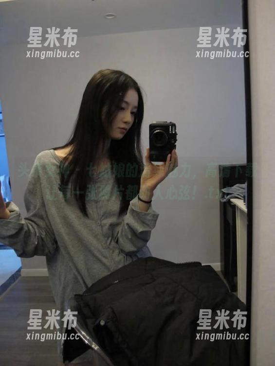 头条女神 - 七姑娘的清纯魅力，高清下载让每一张照片都动人心弦！.txt