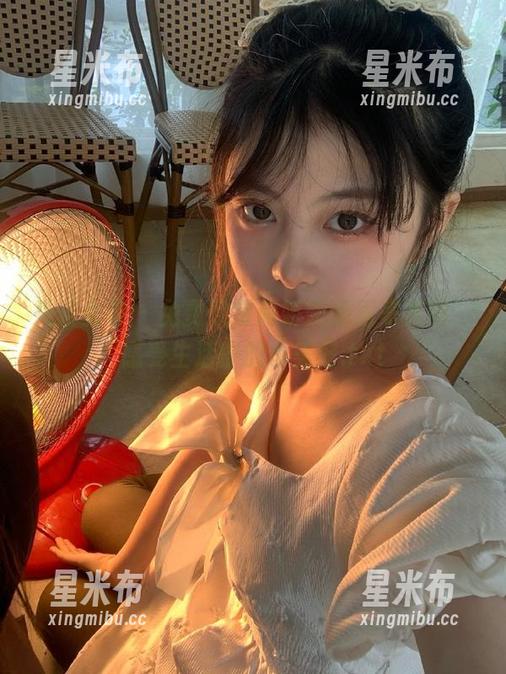 头条女神 - 免费欣赏何娇娇的居家美图，感受生活中的小美好.txt