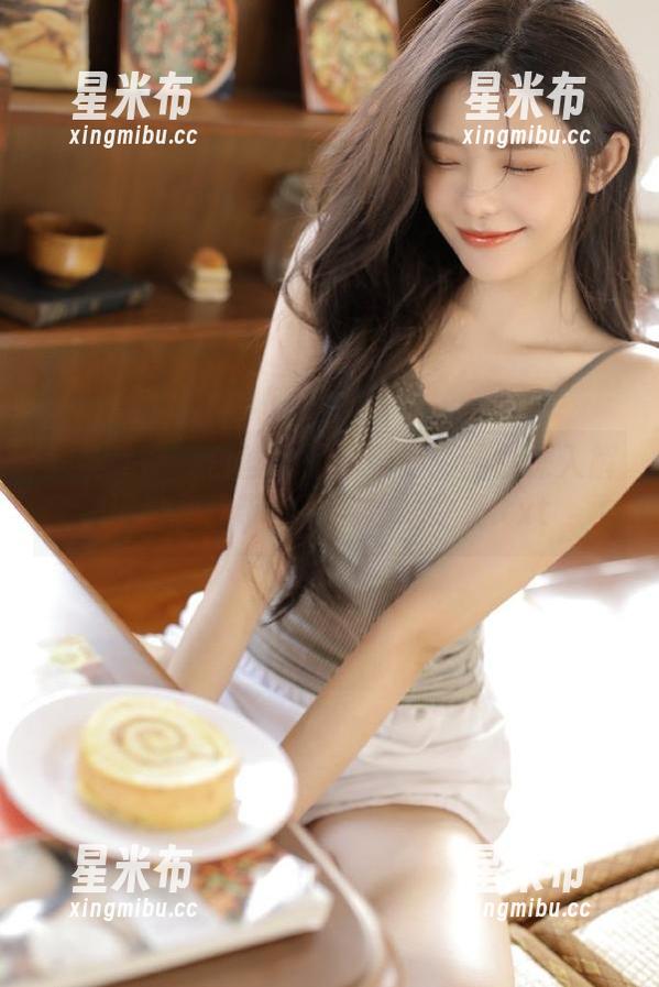 头条女神 - 白丝中的李思彤：图集深入解读，免费带你下载艺术之美.txt