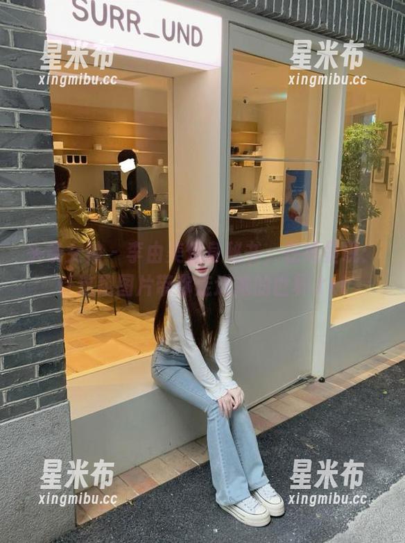 头条女神 - 李由美化身秘书，在线呈现：让这组图片带你走进她的世界.txt