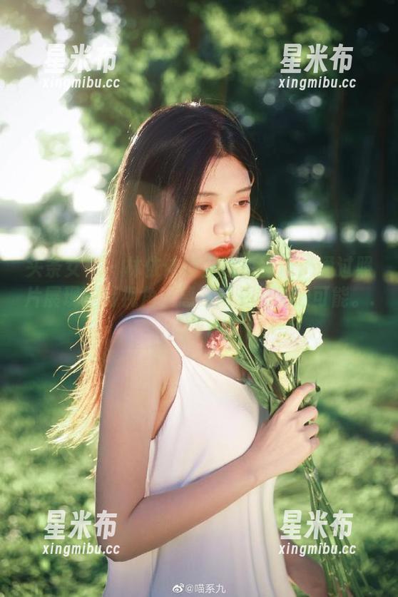头条女神-林依依 头条女神 - 林依依镂空写真特辑:通过照片展现独特视角,感受青春的无限可能。.txt