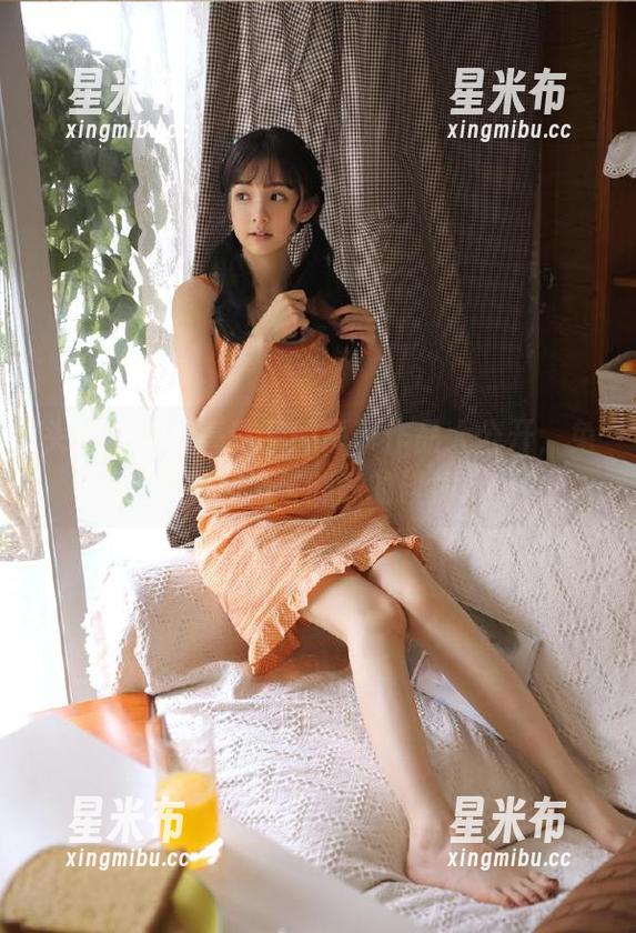 头条女神 - 高韩菲的吊带作品大公开，免费欣赏潮流与创意的碰撞.txt