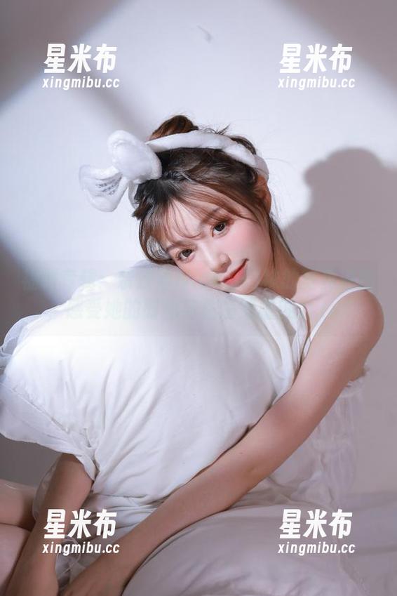 福利专辑：奈汐酱Nice穿网袜的写真原图，感受她的时尚与性感双重魅力.txt